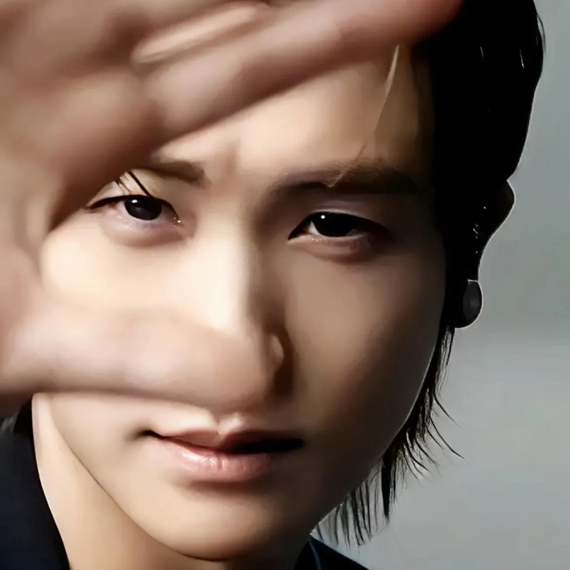 Behind-the-scenes cut of Park Hyungsik