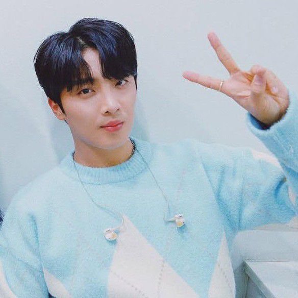 Latest photo of Hwang Yunsung