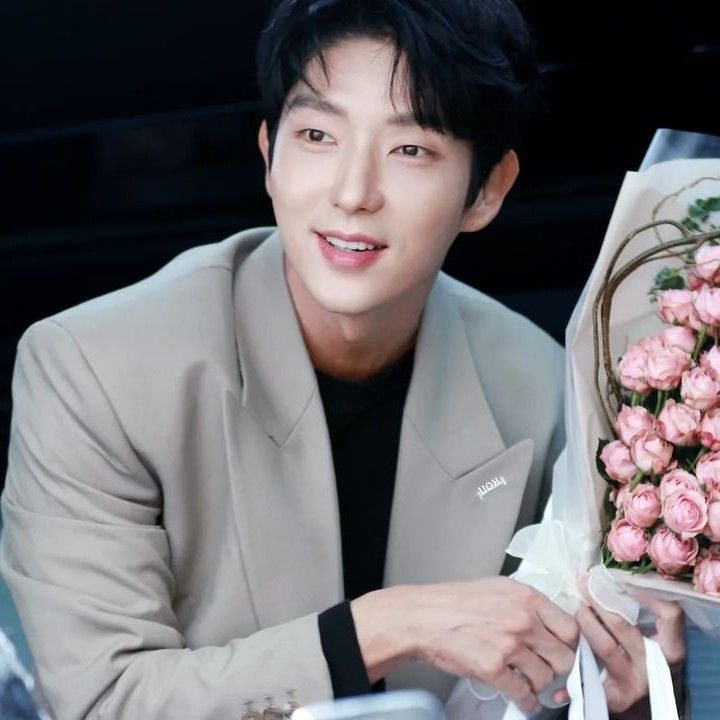 Latest photo of Lee Joongi