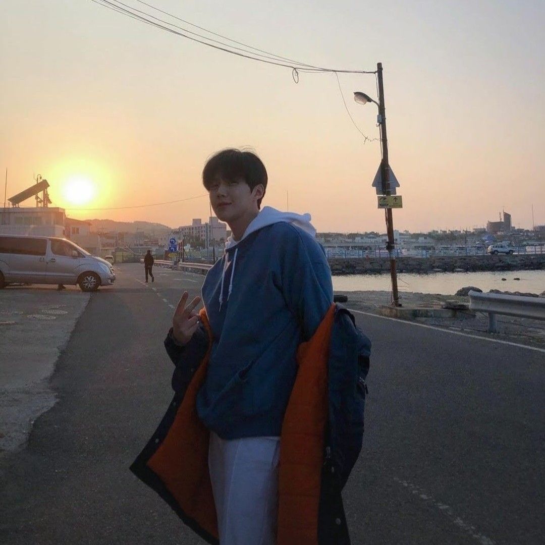 Behind-the-scenes cut of Kim Seonho