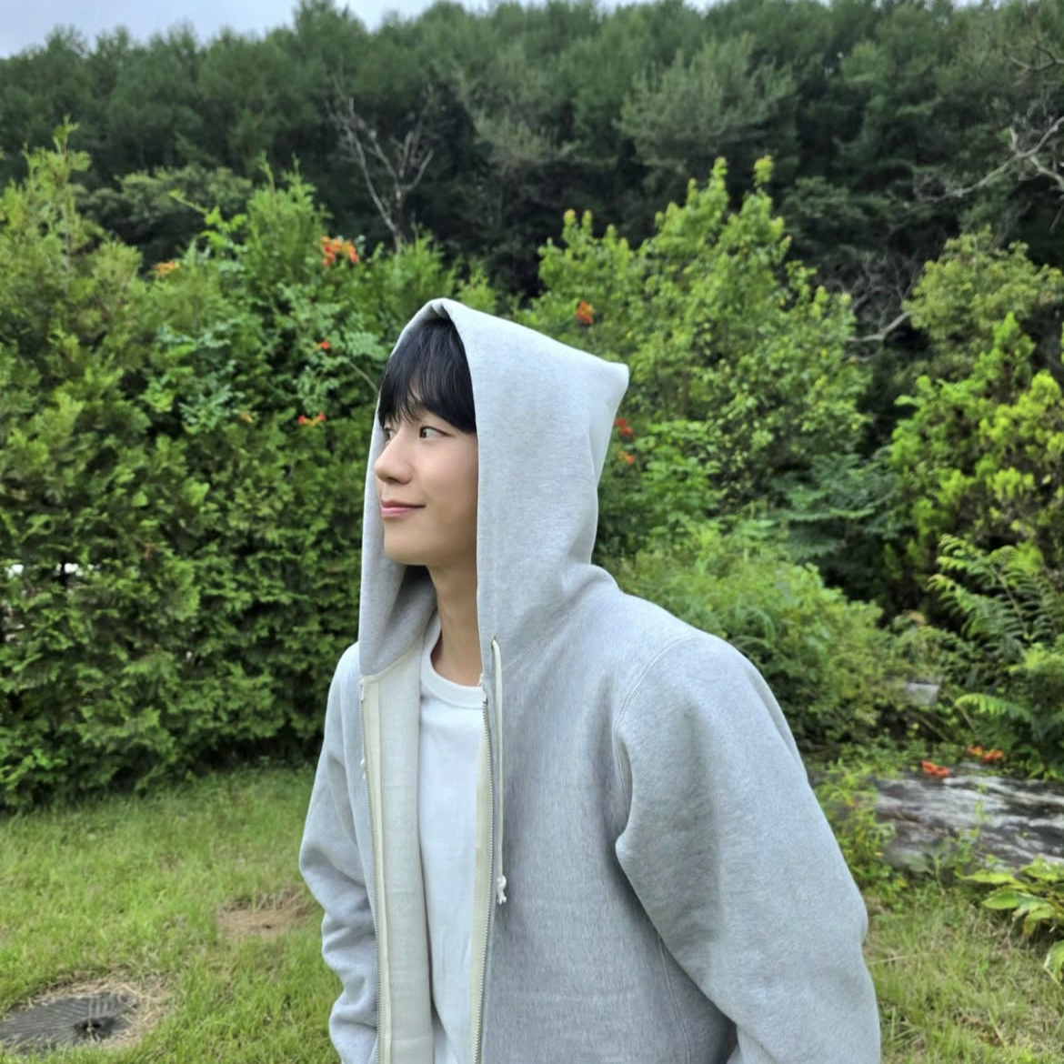 Behind-the-scenes cut of Jung Haein