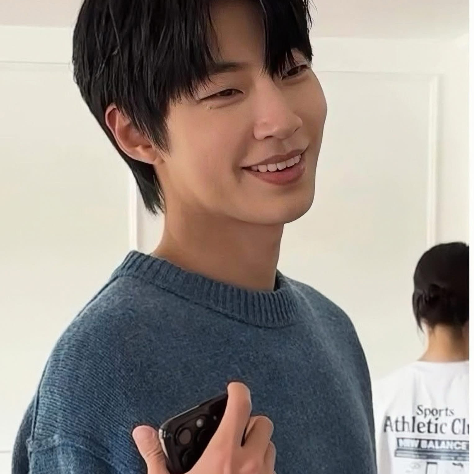 Behind-the-scenes cut of Hwang Inyoup