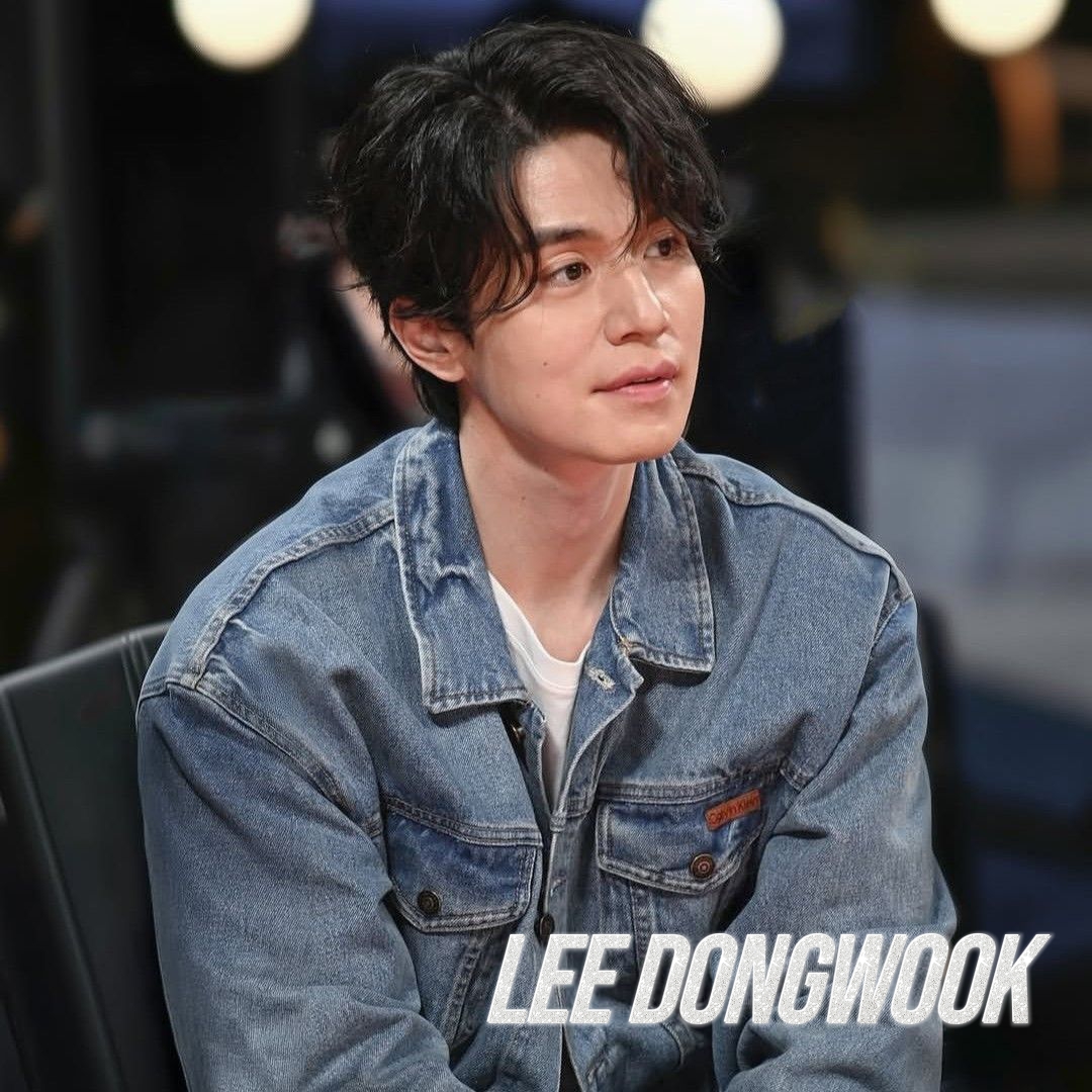 A moment captured by a fan of Lee Dongwook