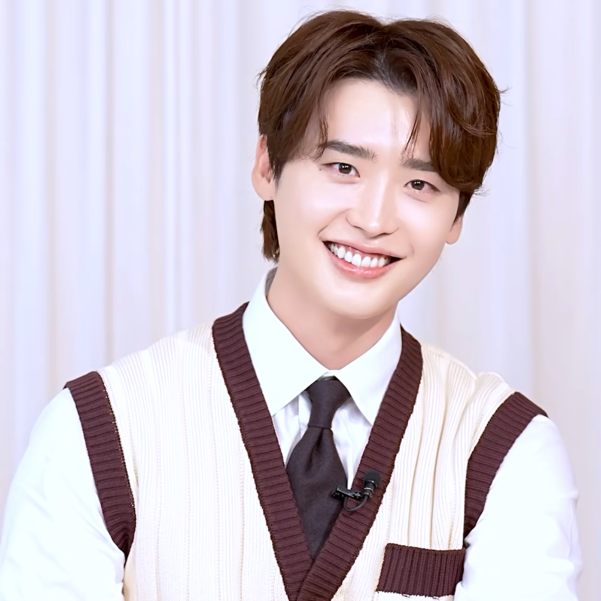 Behind-the-scenes cut of Lee Jongsuk