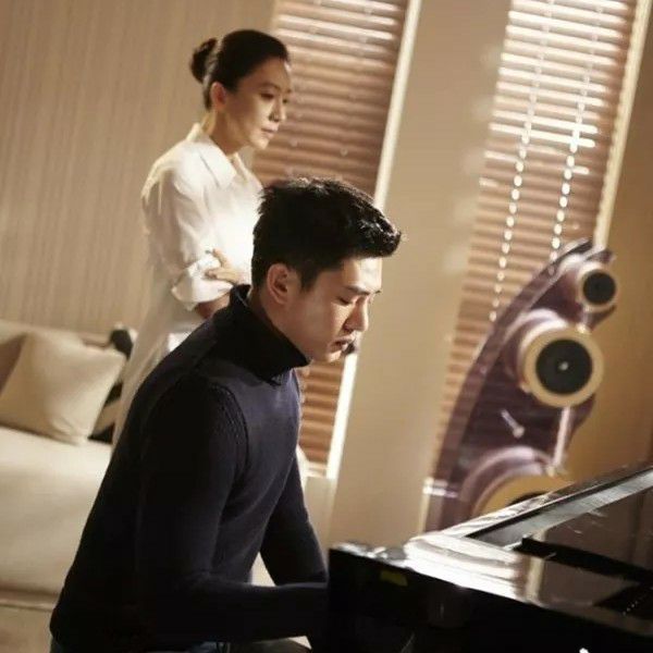 A moment captured by a fan of Kim Heeae