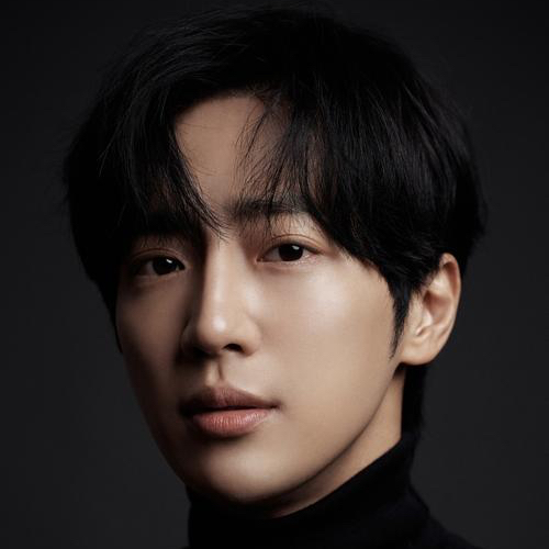 A moment captured by a fan of Lee Sangyeob