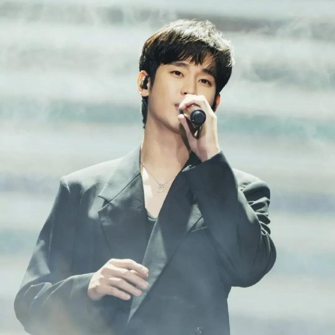 Behind-the-scenes cut of Kim Soohyun