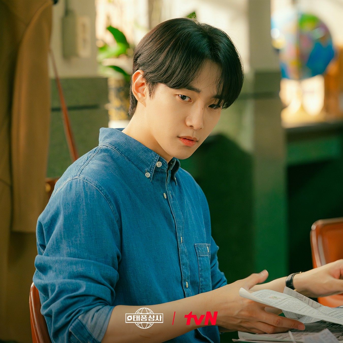 イ・ジュノの最近の活動ショット