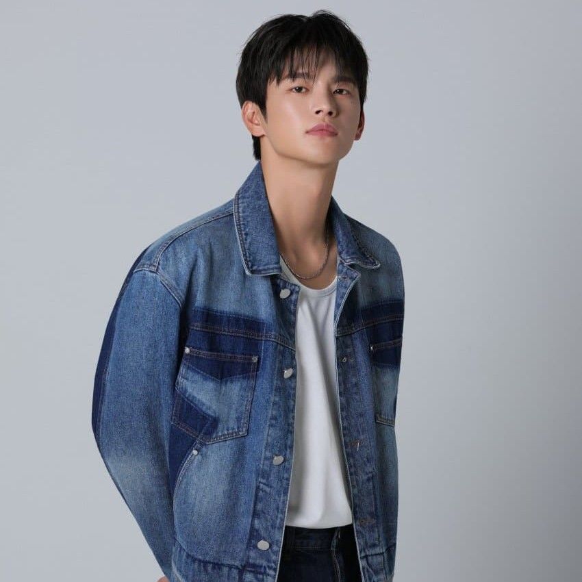 Latest photo of Seo Inguk