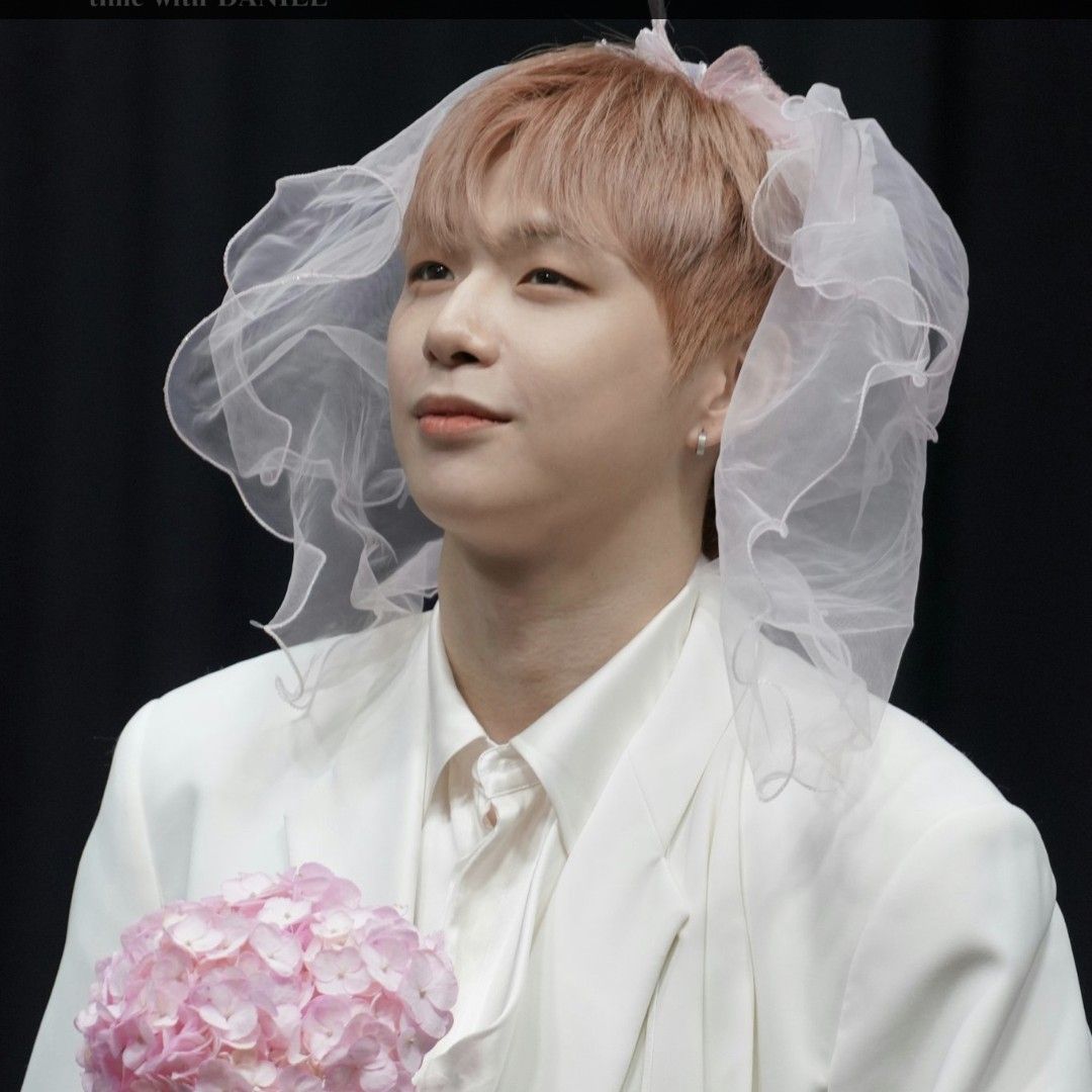 A moment captured by a fan of Secret Garden
