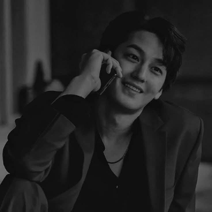Behind-the-scenes cut of Kim Bum