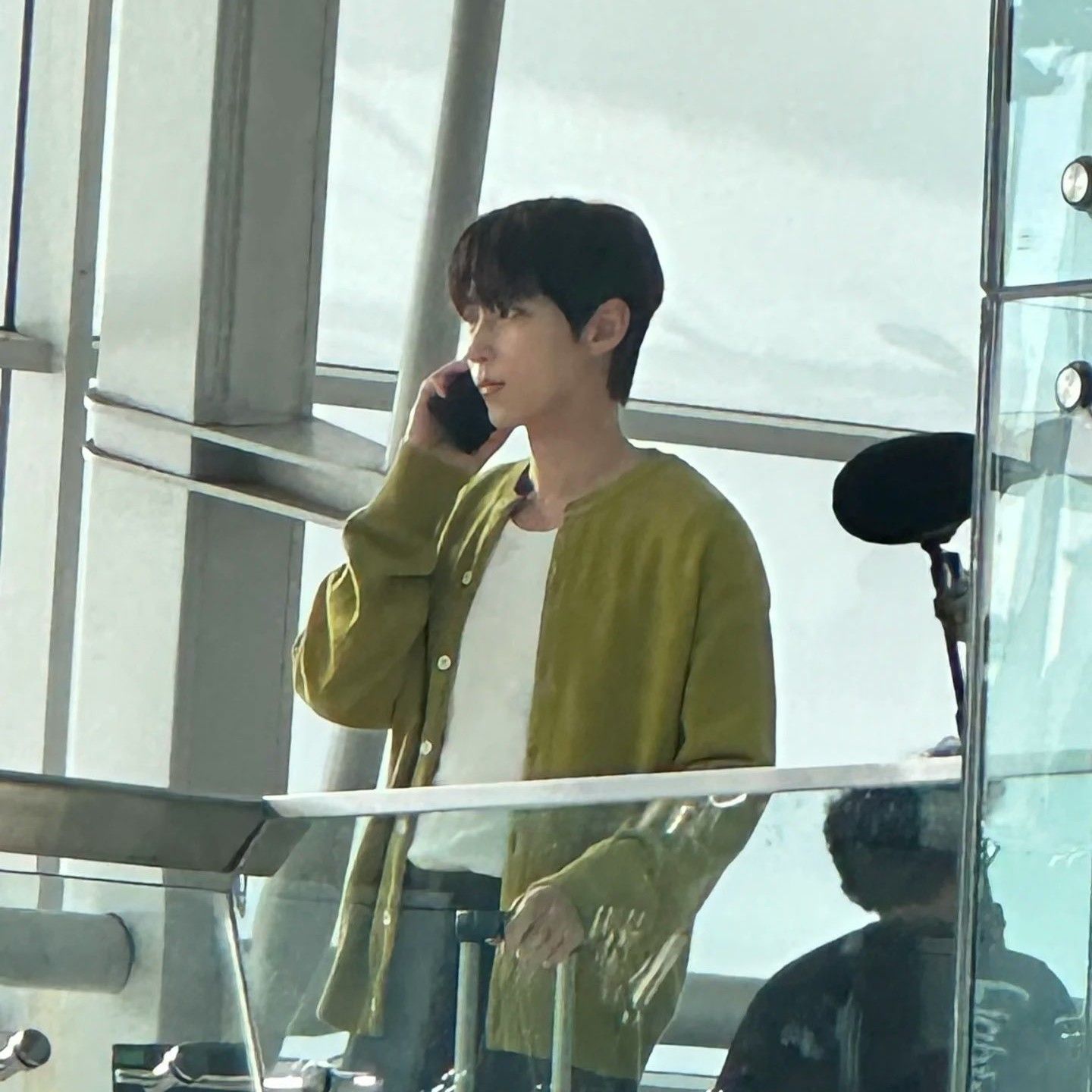 A moment captured by a fan of Hwang Inyoup