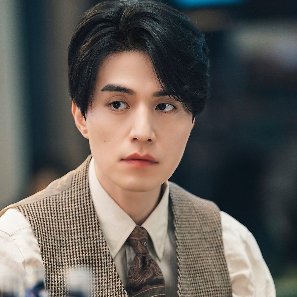 A moment captured by a fan of Lee Dongwook