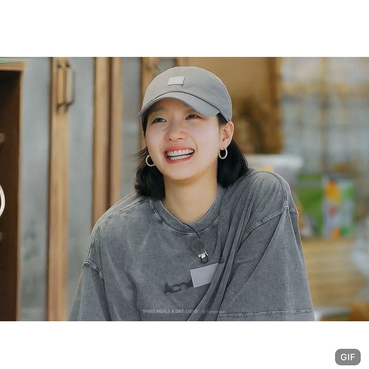 キム・ゴウンのビハインドカット