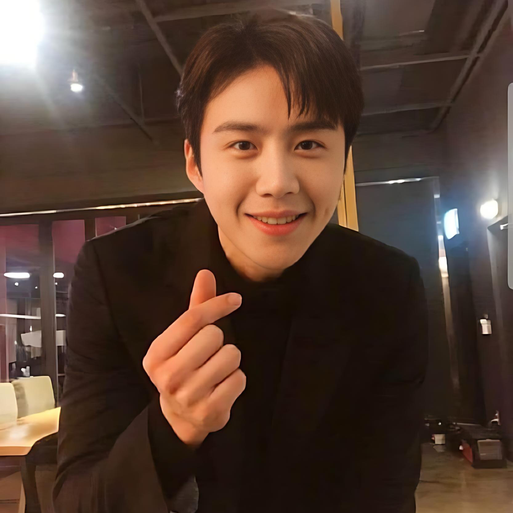 A moment captured by a fan of Kim Seonho