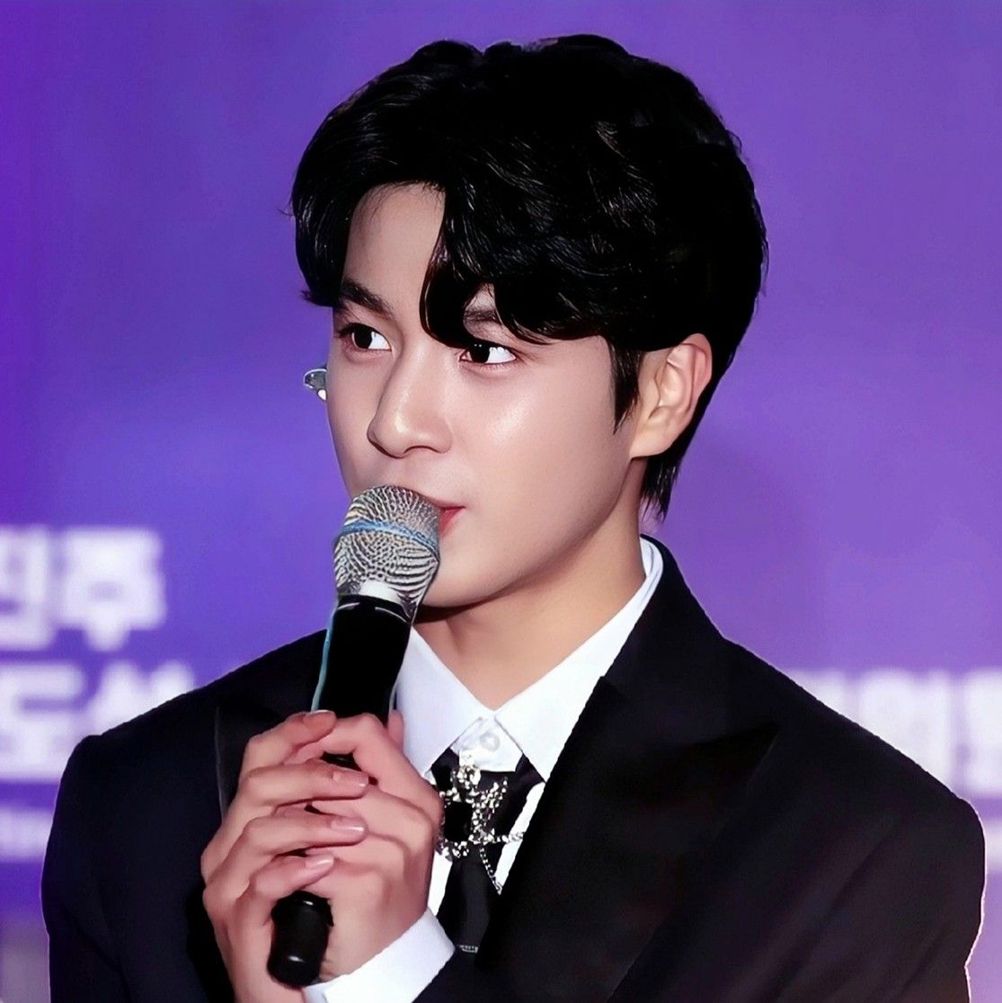 Cuplikan di balik layar dari Jeong Dongwon