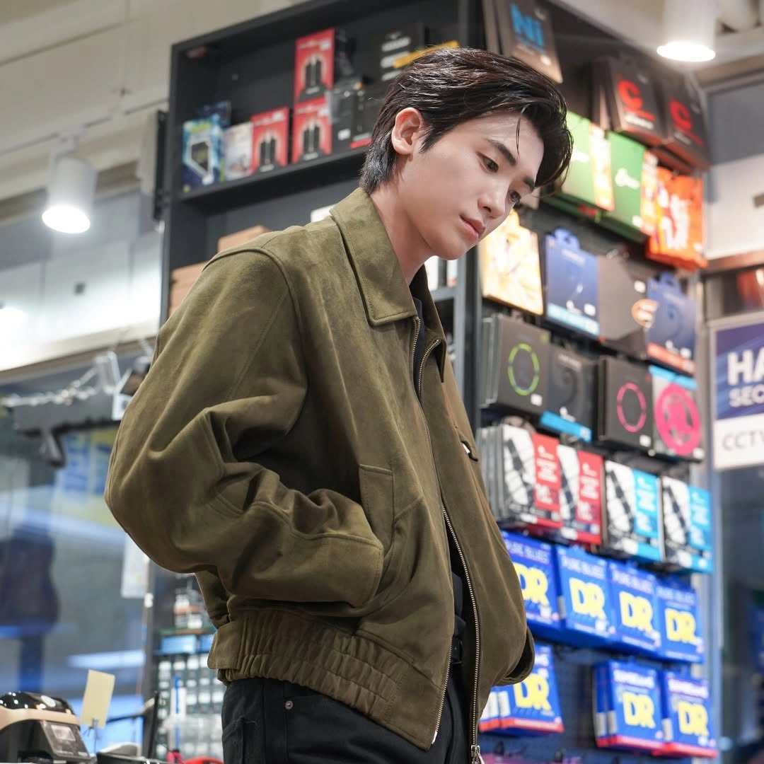 Behind-the-scenes cut of Park Hyungsik