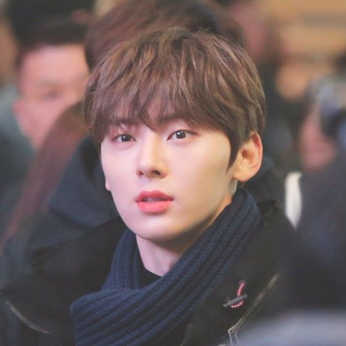 Behind-the-scenes cut of Hwang Minhyun