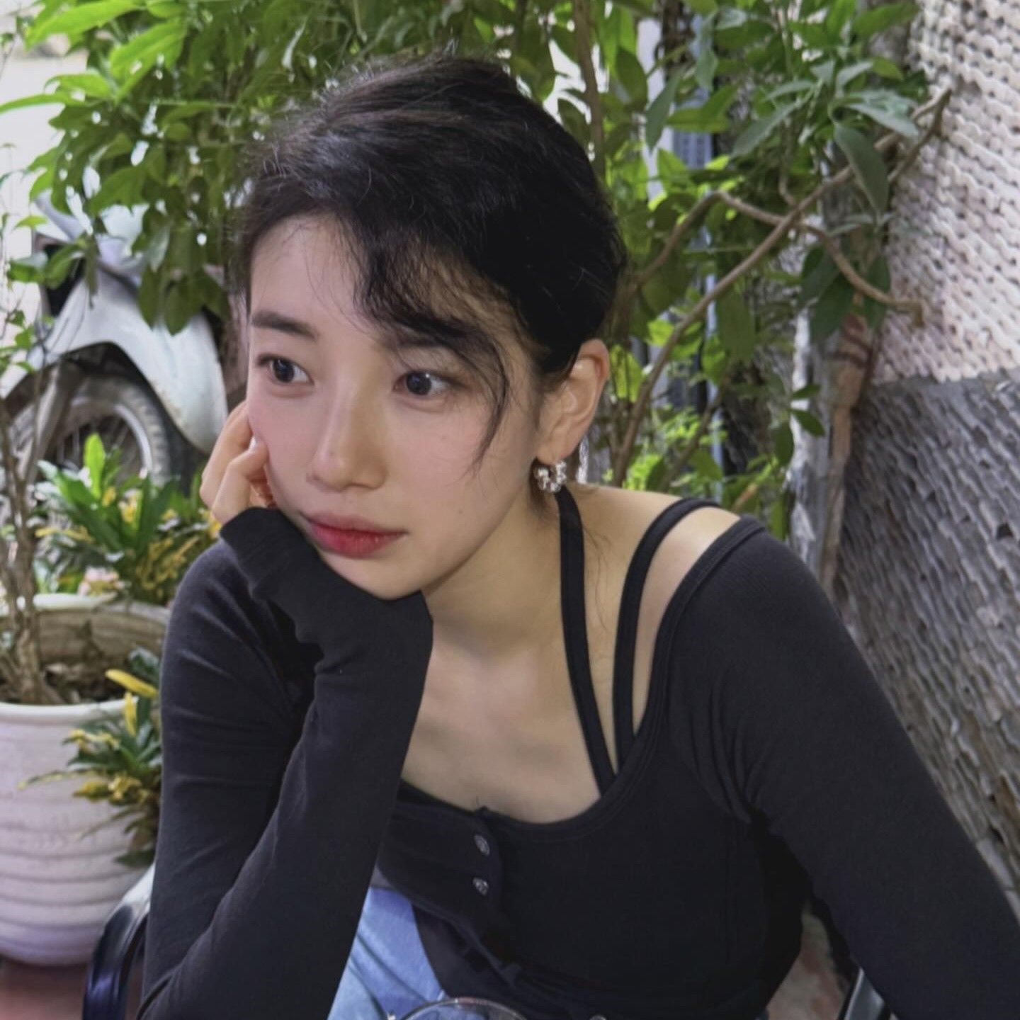 Recent activity shot of Bae Suzy