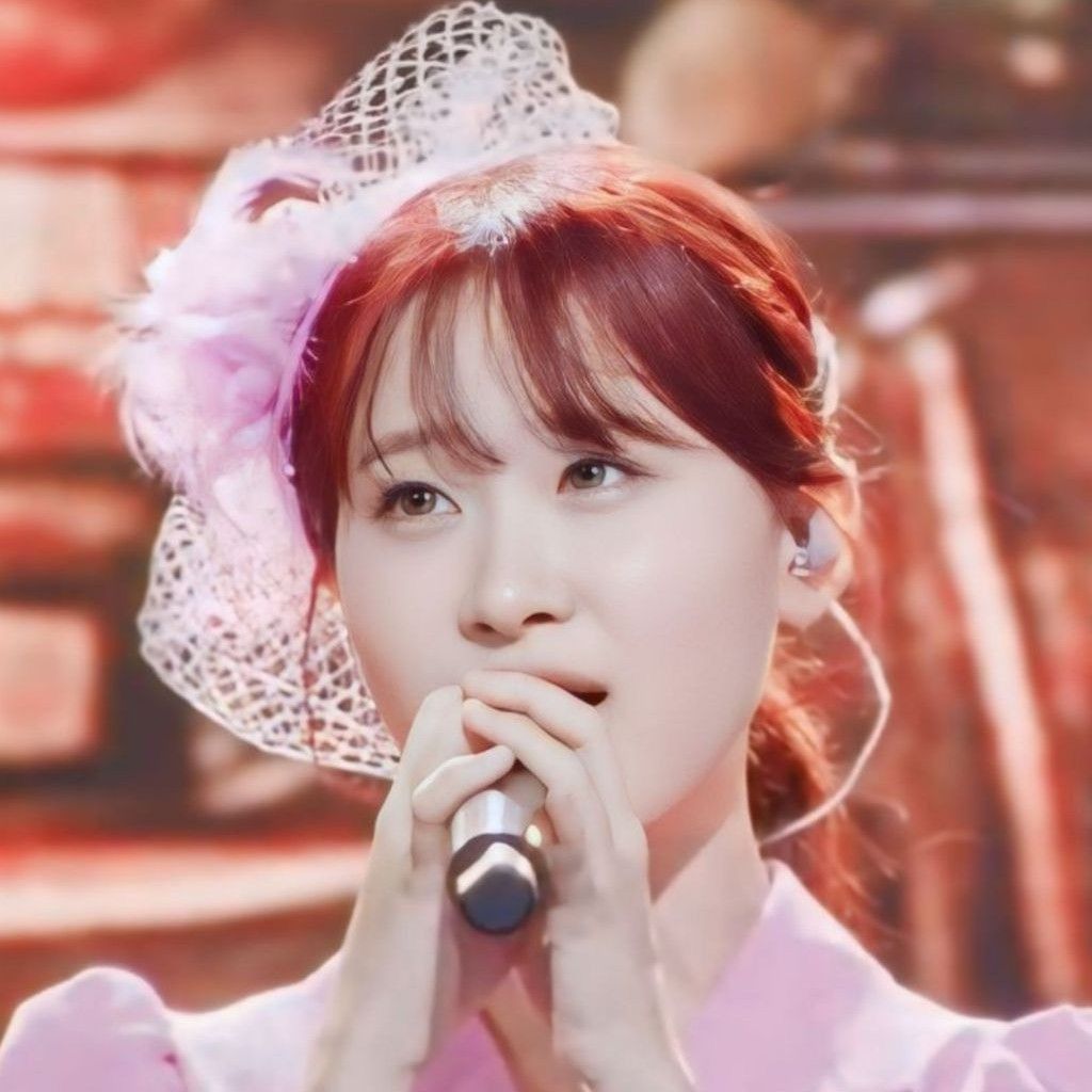 김다현의 비하인드 컷