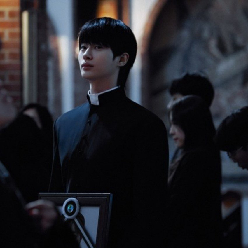 Recent activity shot of Byeon Wooseok