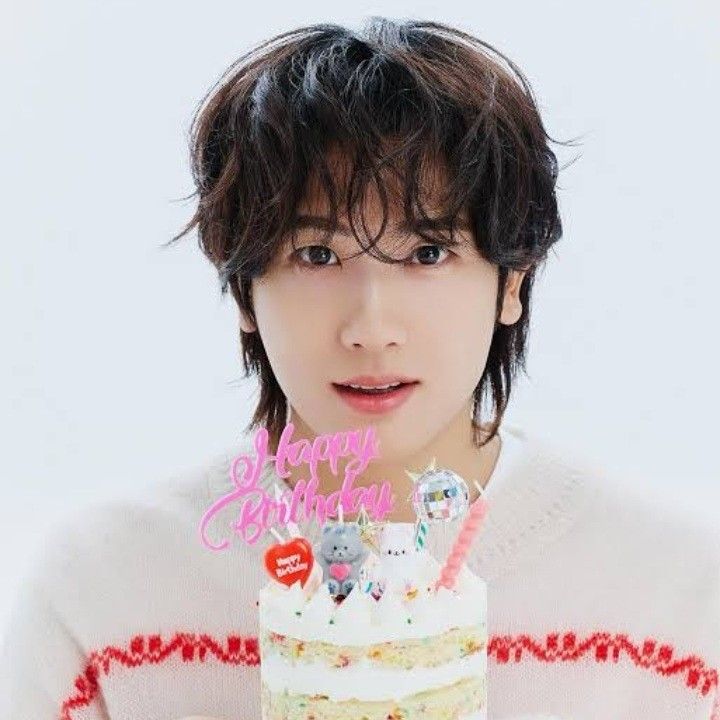 A moment captured by a fan of Park Hyungsik