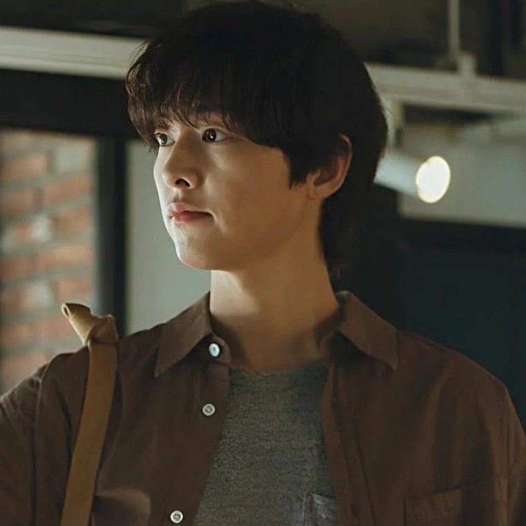 Recent activity shot of Song Joongki