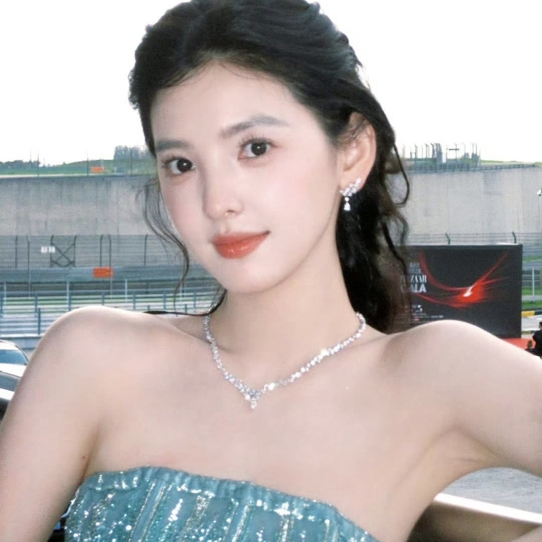 Latest photo of Zhang Ruonan