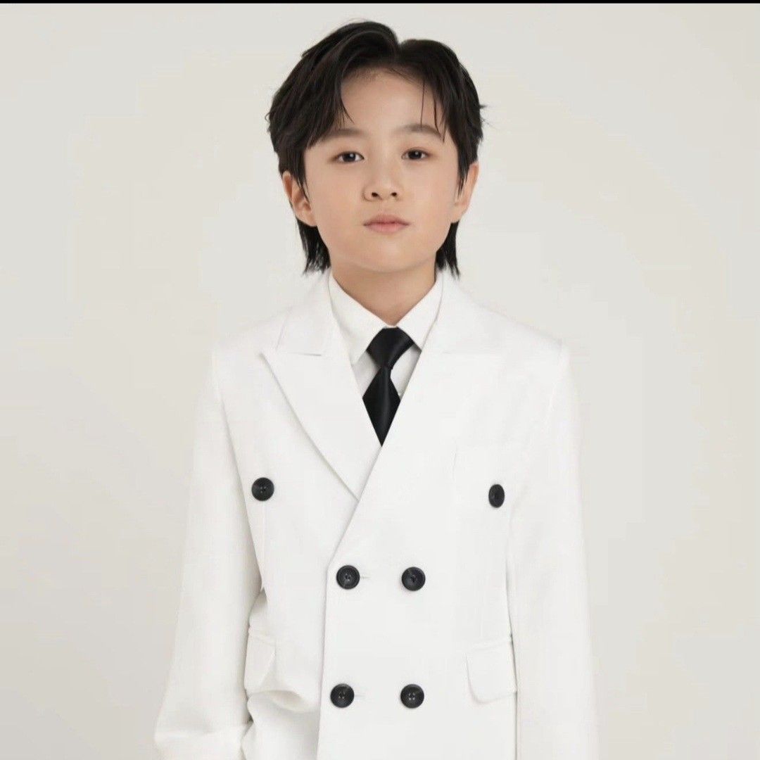 Behind-the-scenes cut of You Jiwoo