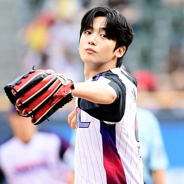 A moment captured by a fan of Kim Yohan