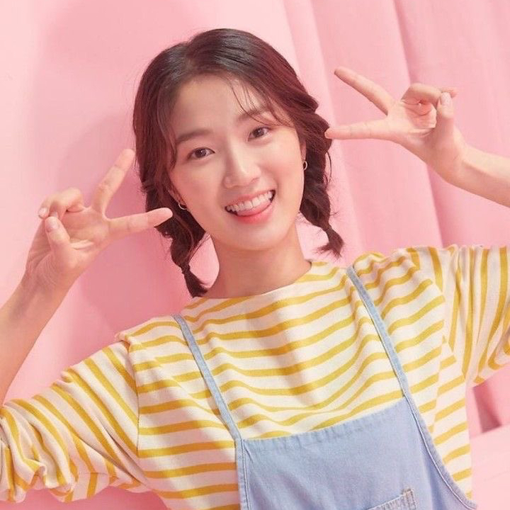 Behind-the-scenes cut of Kim Hyeyoon