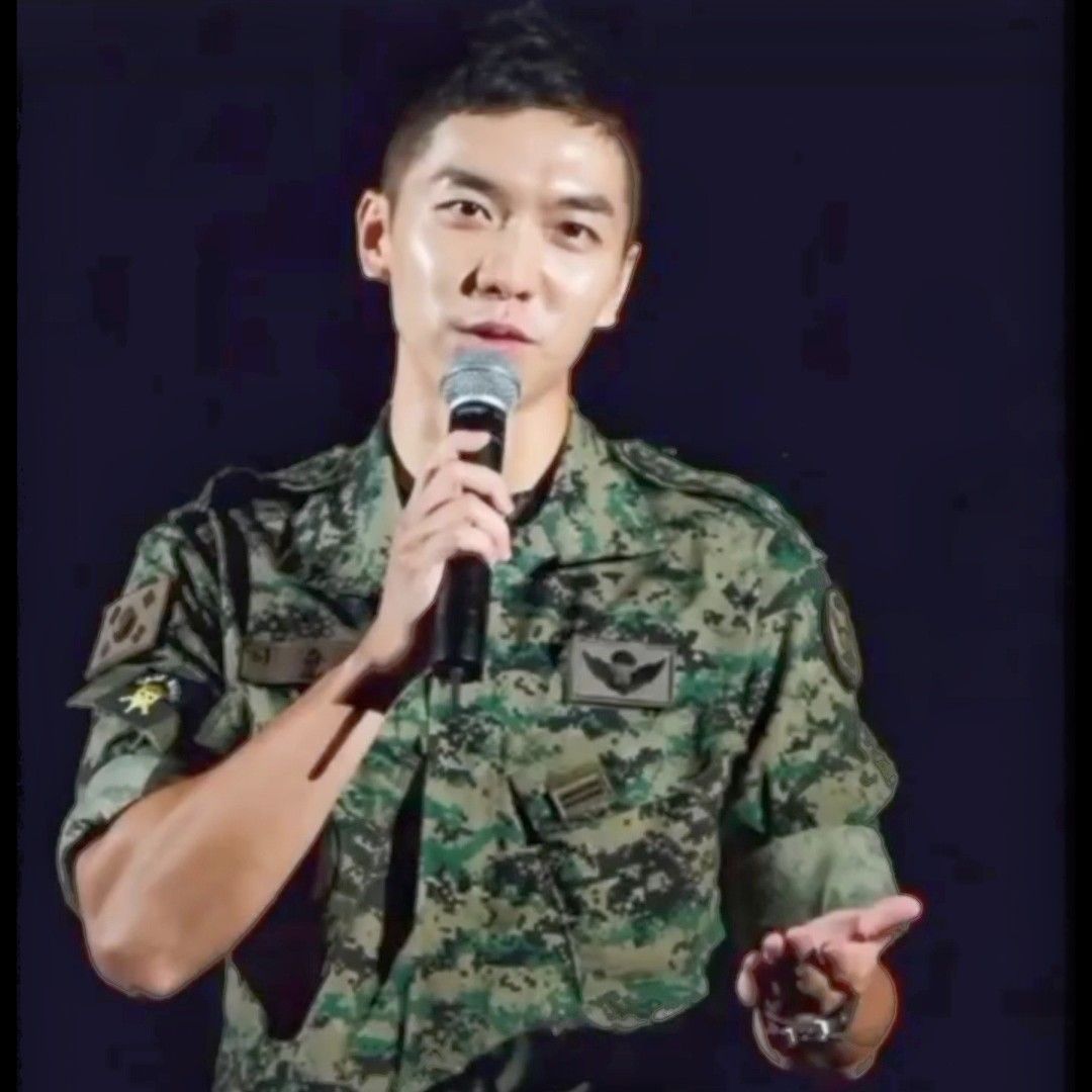 Latest photo of Lee Seunggi