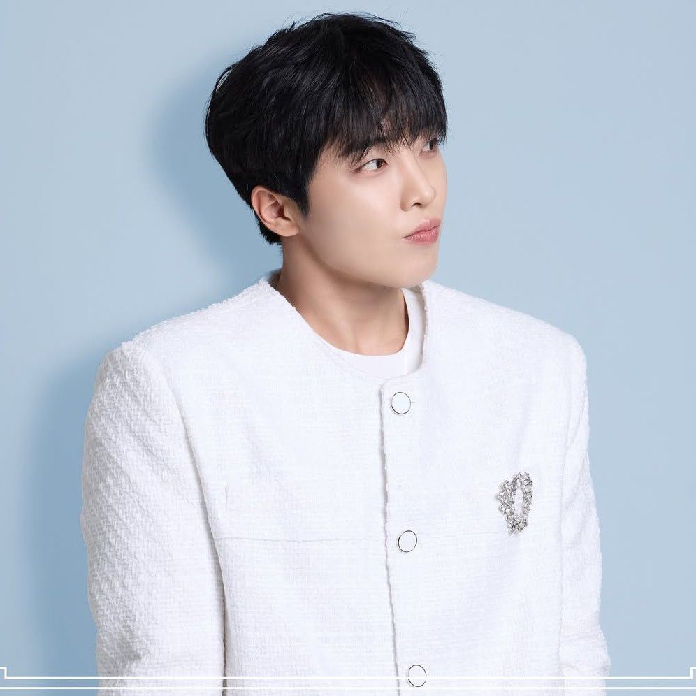 Behind-the-scenes cut of Hwang Yunsung