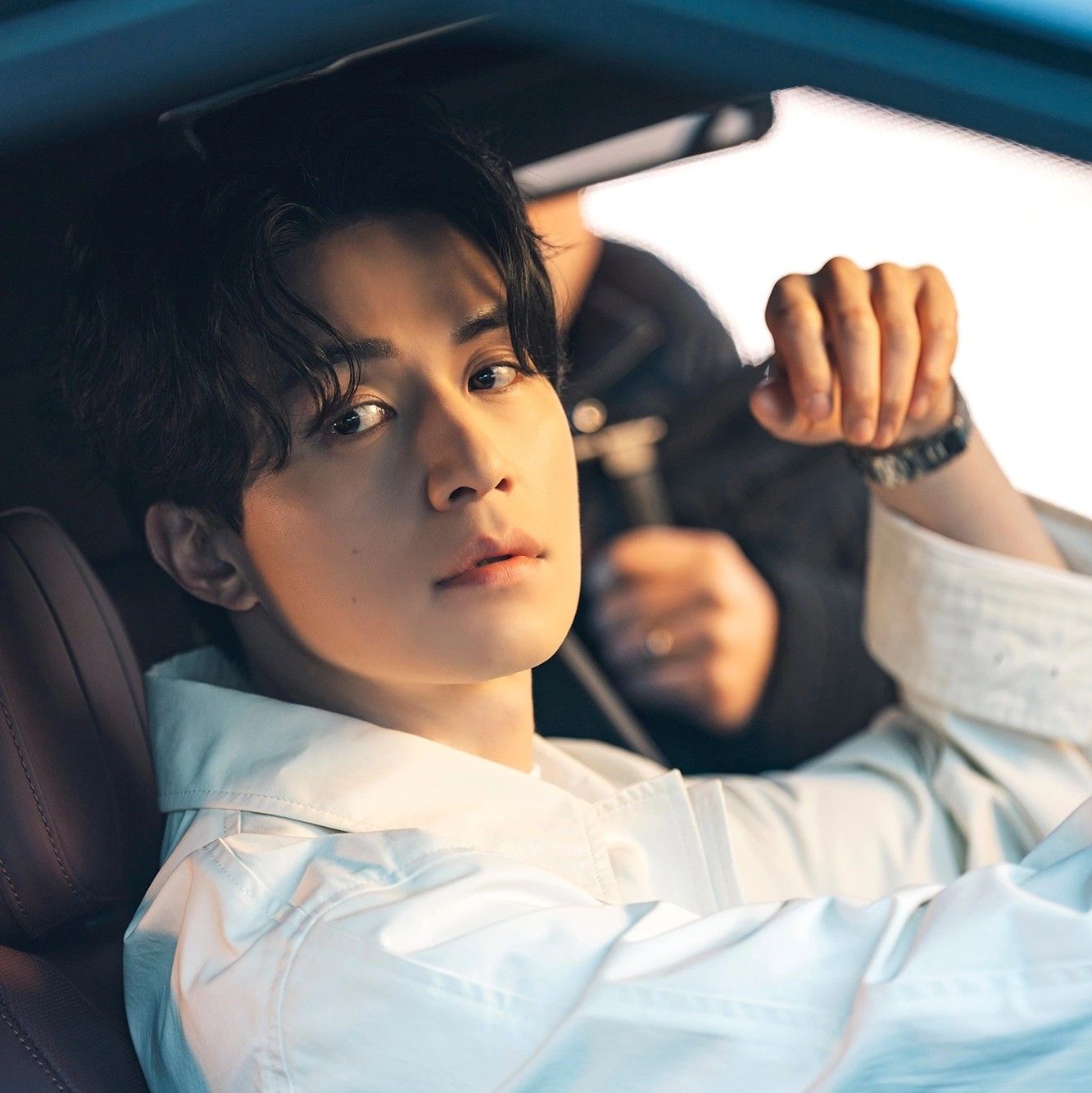 Behind-the-scenes cut of Lee Dongwook