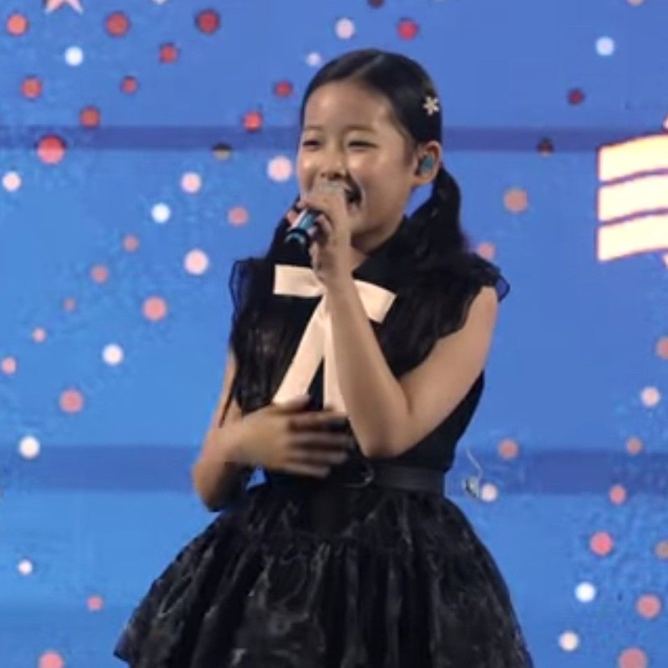 Behind-the-scenes cut of Lee Sooyeon