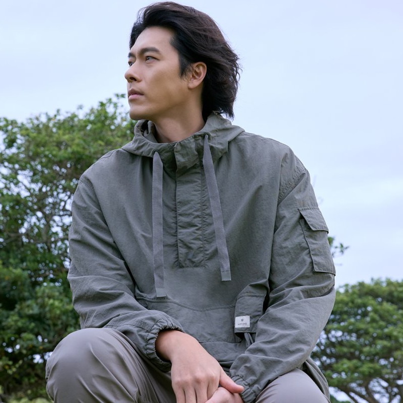 A moment captured by a fan of Hyun Bin