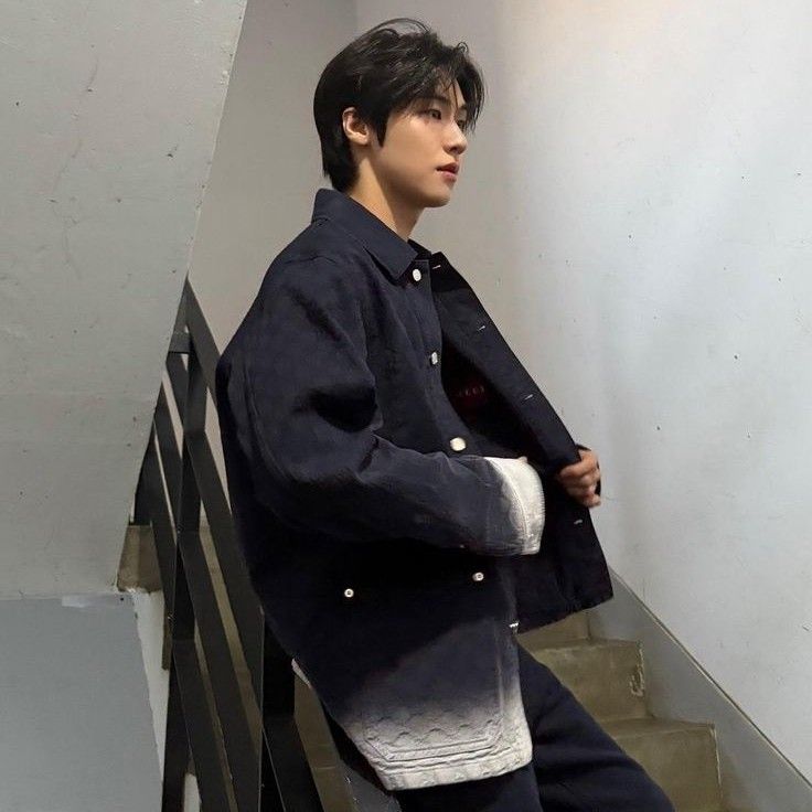 Behind-the-scenes cut of Lee Seunghyub