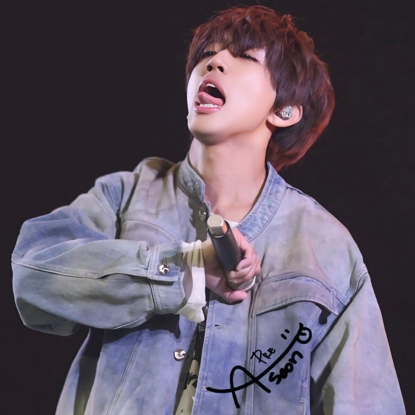 Recent activity shot of Lee Seungyoon