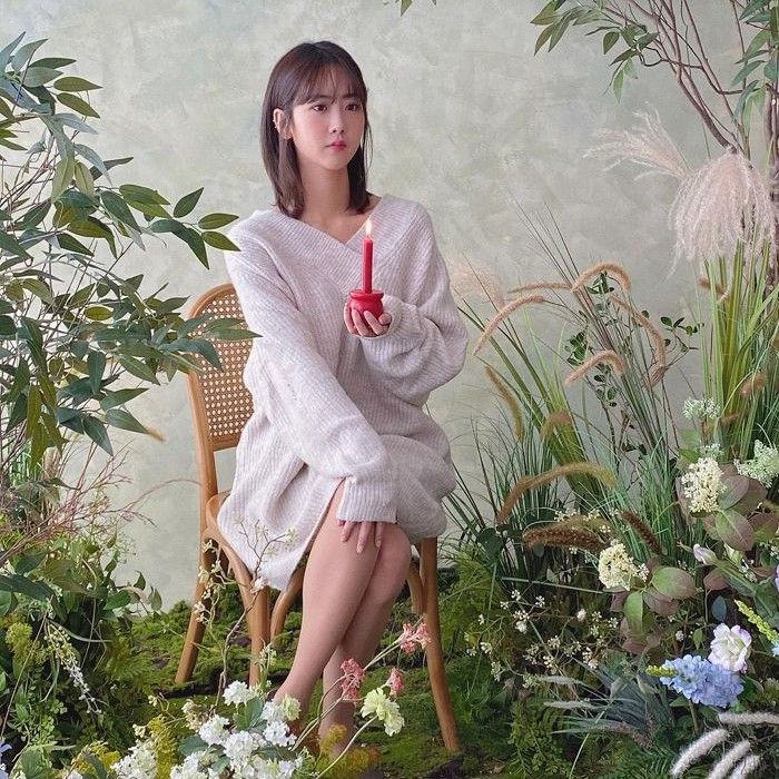 Behind-the-scenes cut of Kang Hyeyeon