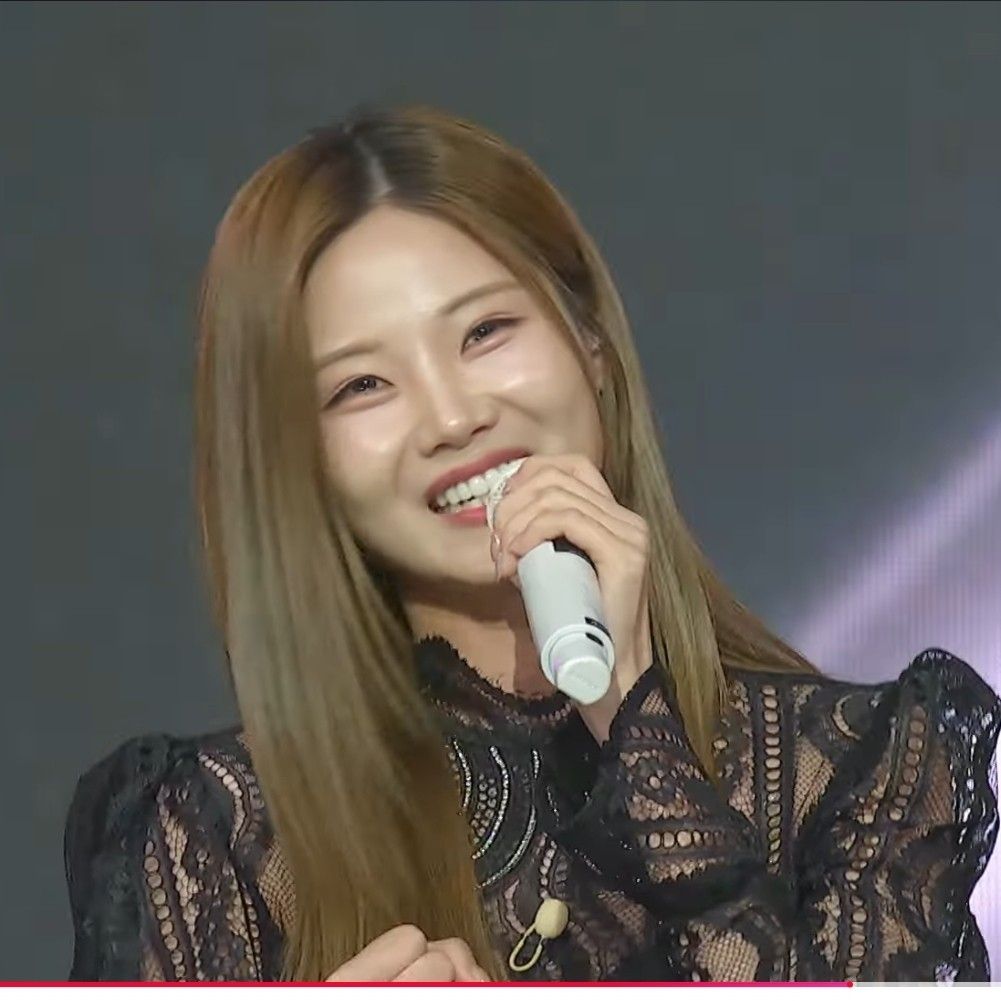 A moment captured by a fan of Bae Ahyeon