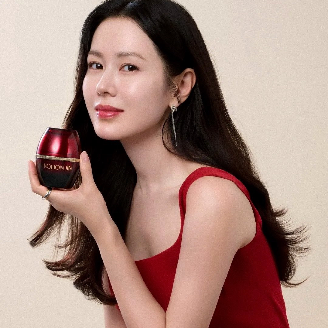Behind-the-scenes cut of Son Yejin