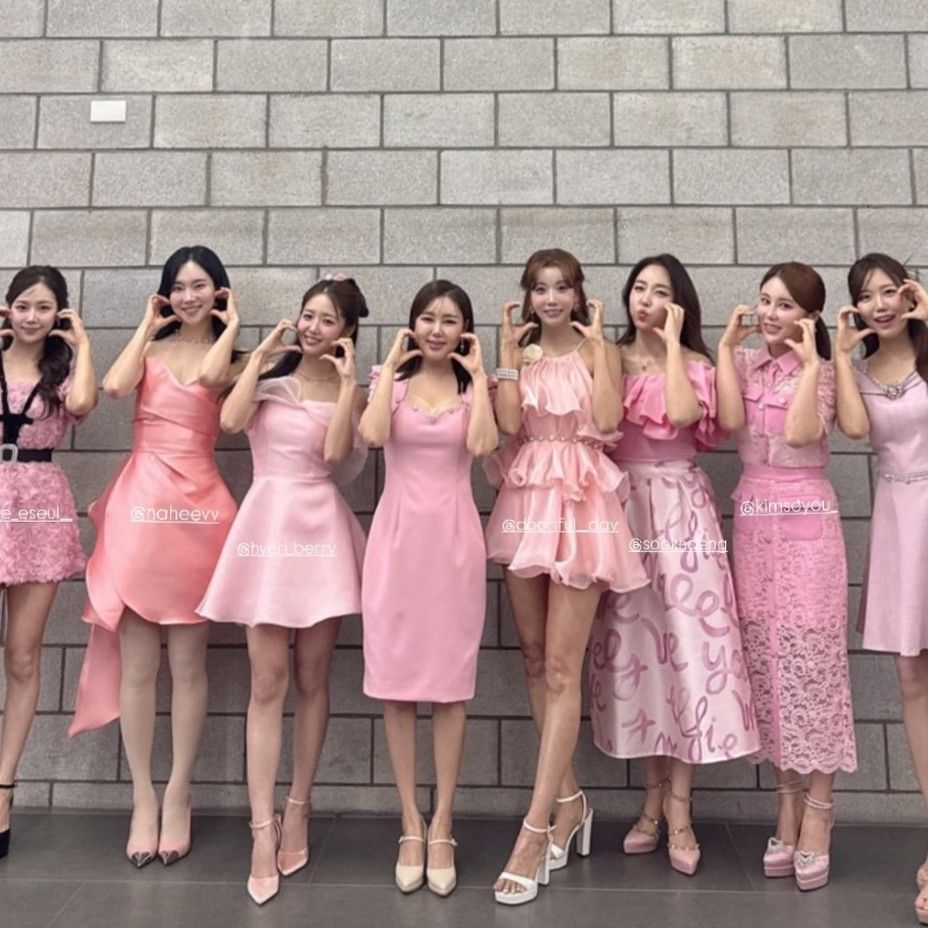Behind-the-scenes cut of Song Gain