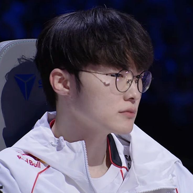 Behind-the-scenes cut of Faker