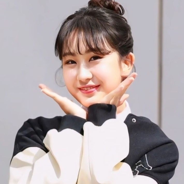 A moment captured by a fan of Jeon Yujin