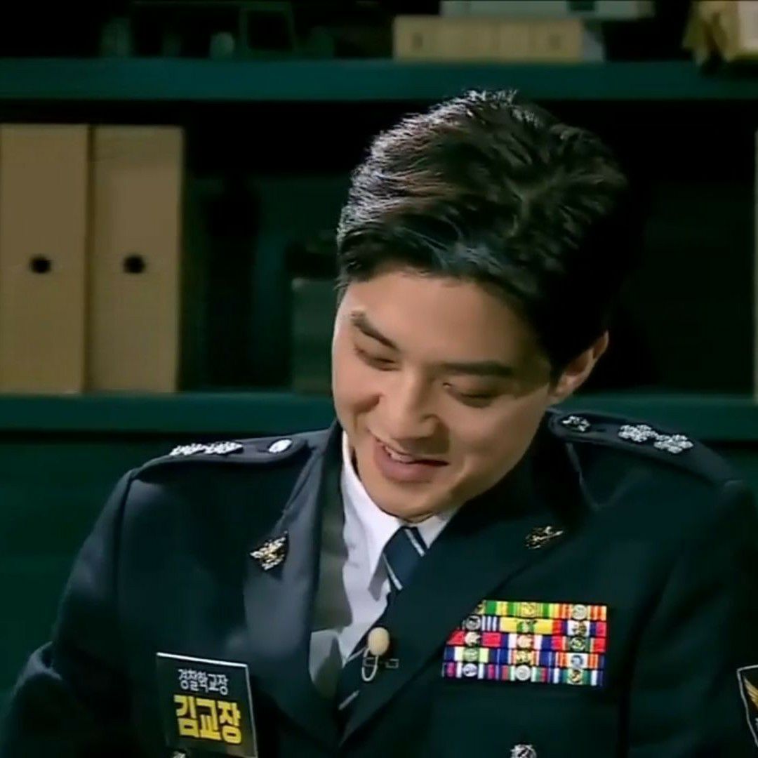 Behind-the-scenes cut of Kim Jihoon
