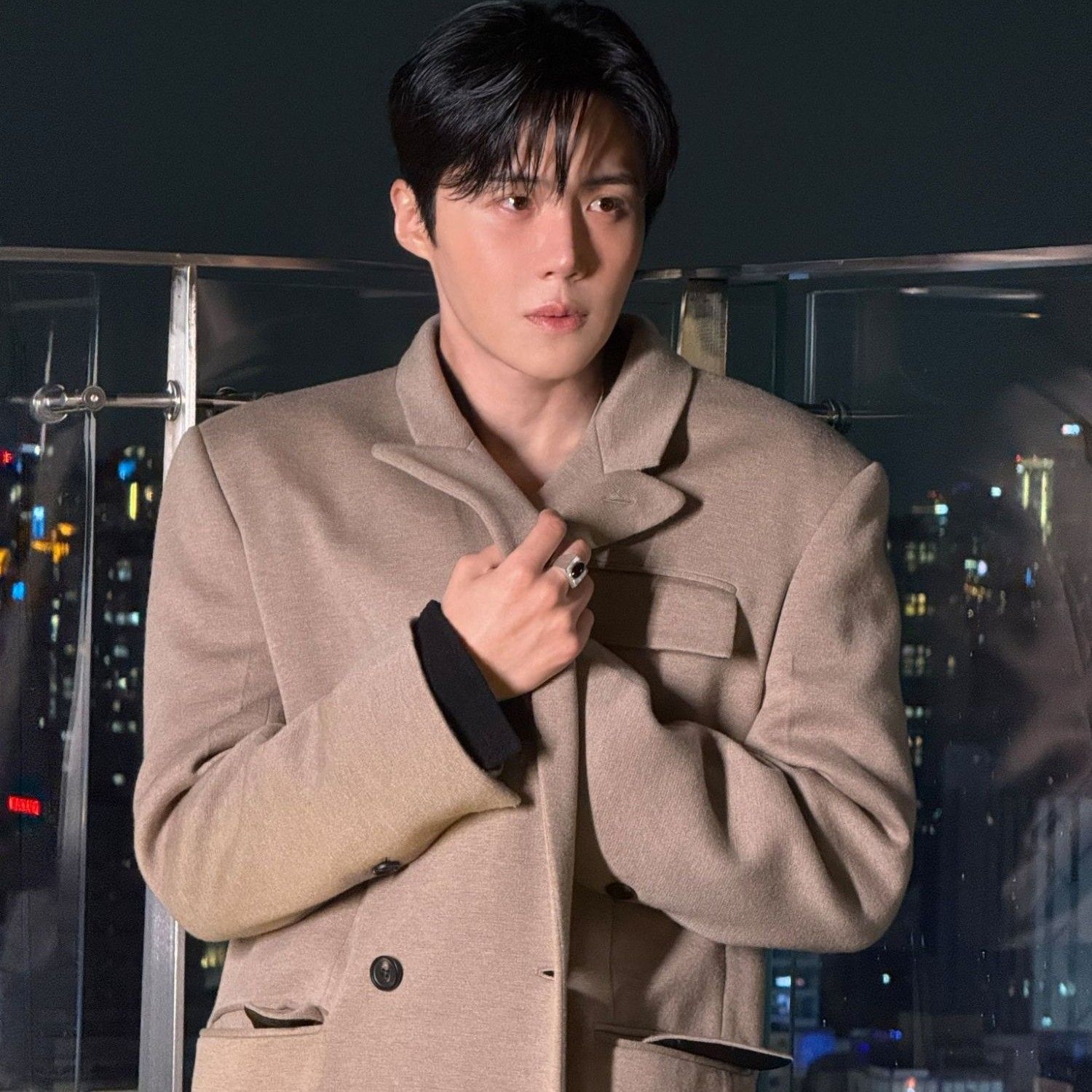 Behind-the-scenes cut of Kim Seonho