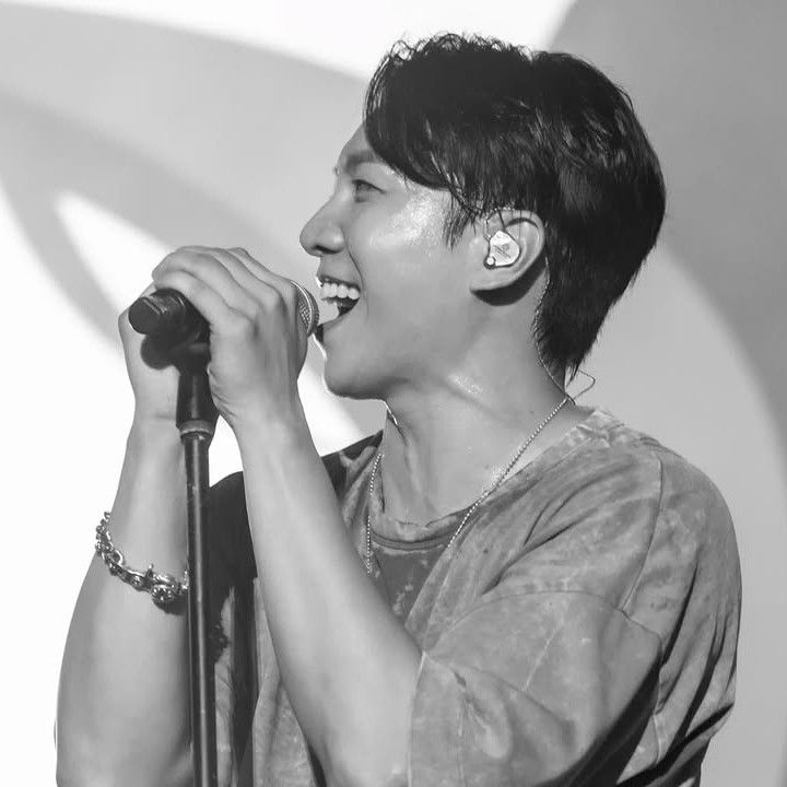 Recent activity shot of Lee Seunggi