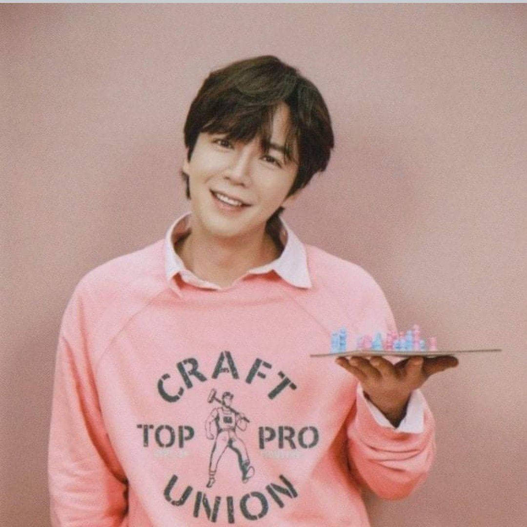 A moment captured by a fan of Jang Geunsuk