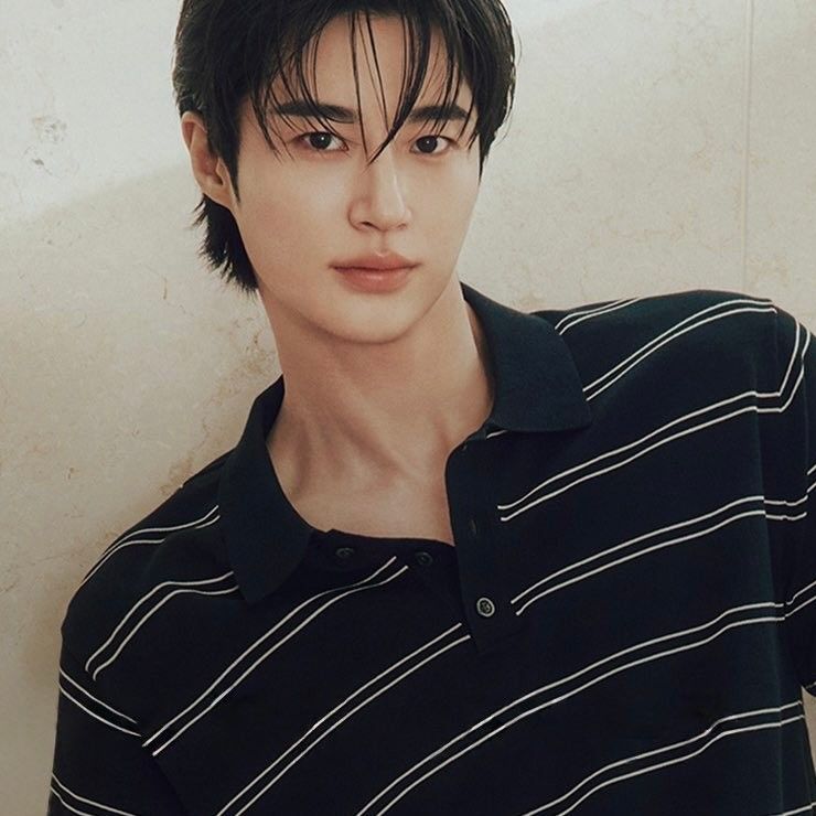 Behind-the-scenes cut of Byeon Wooseok