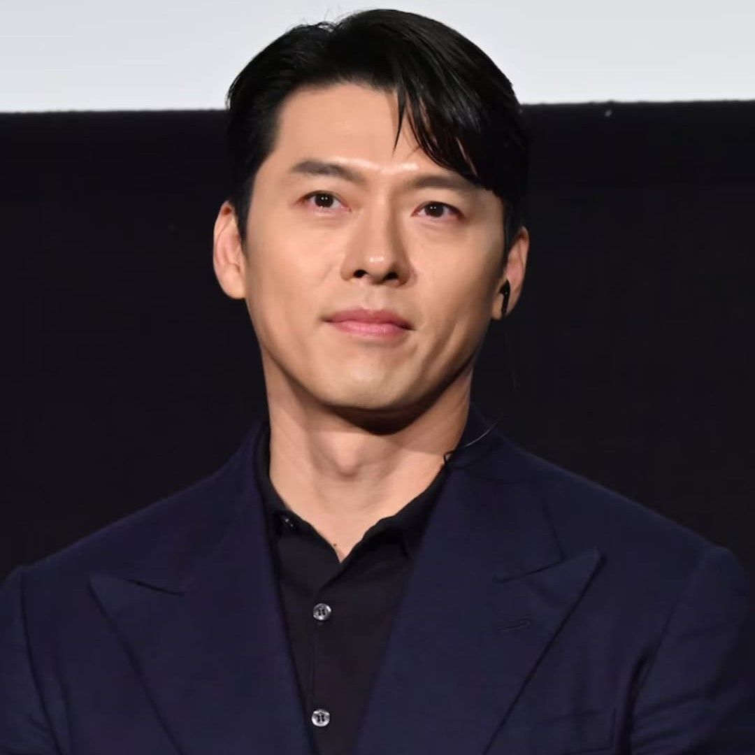 A moment captured by a fan of Hyun Bin